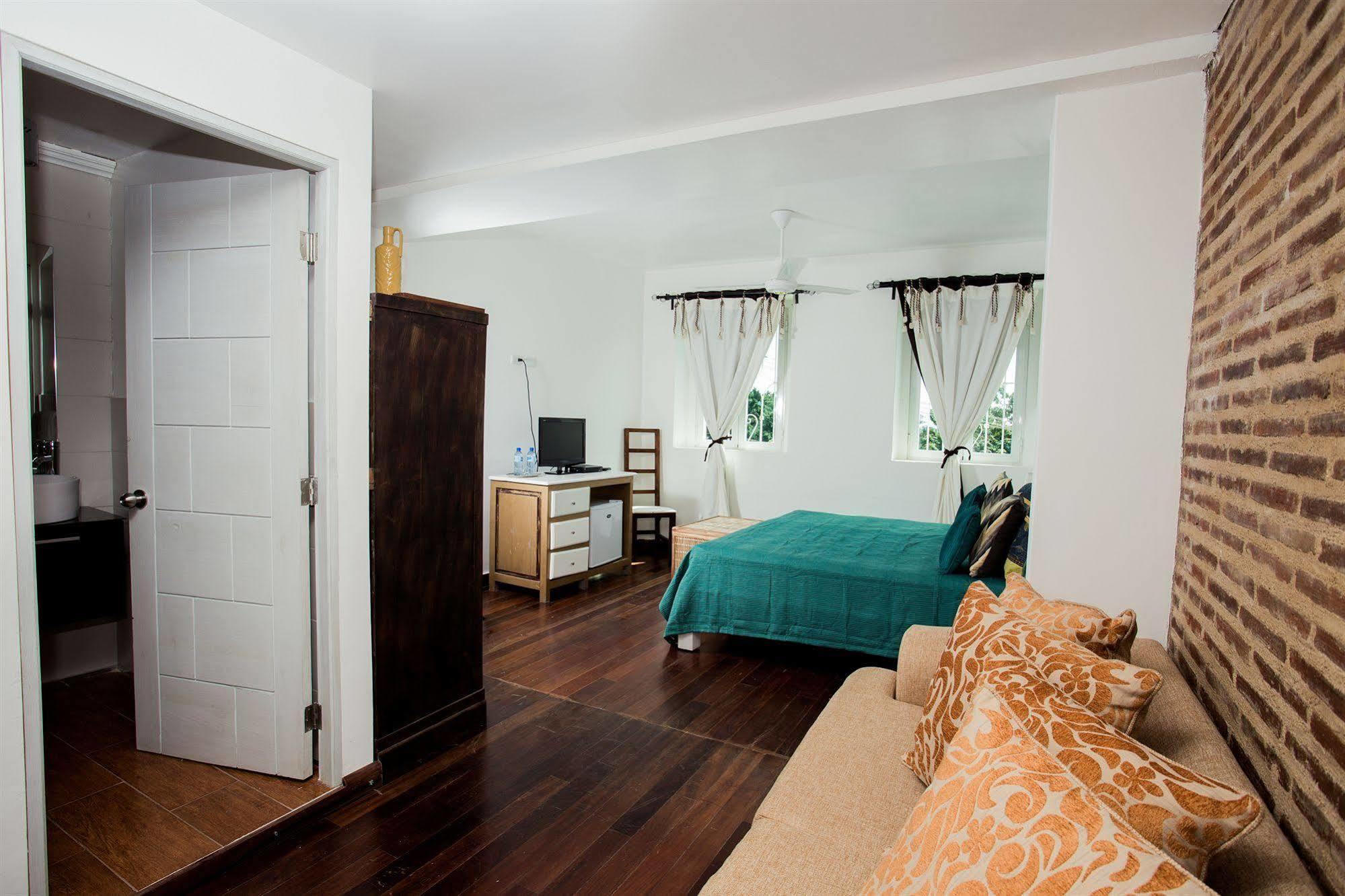 Hotel Portes 9 Санто-Доминго Экстерьер фото